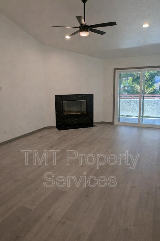 Building Photo - 7330 Stratford Pl