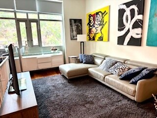 TV DE 60 PULGADAS PARA SALA DE ESTAR - 801 Ash St