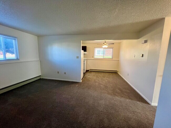 Foto del edificio - Two Bedroom with Garage Ready Now!