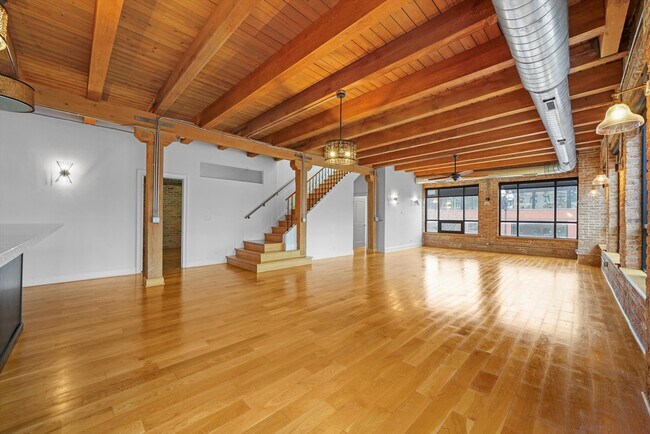 Building Photo - 935 W Randolph St