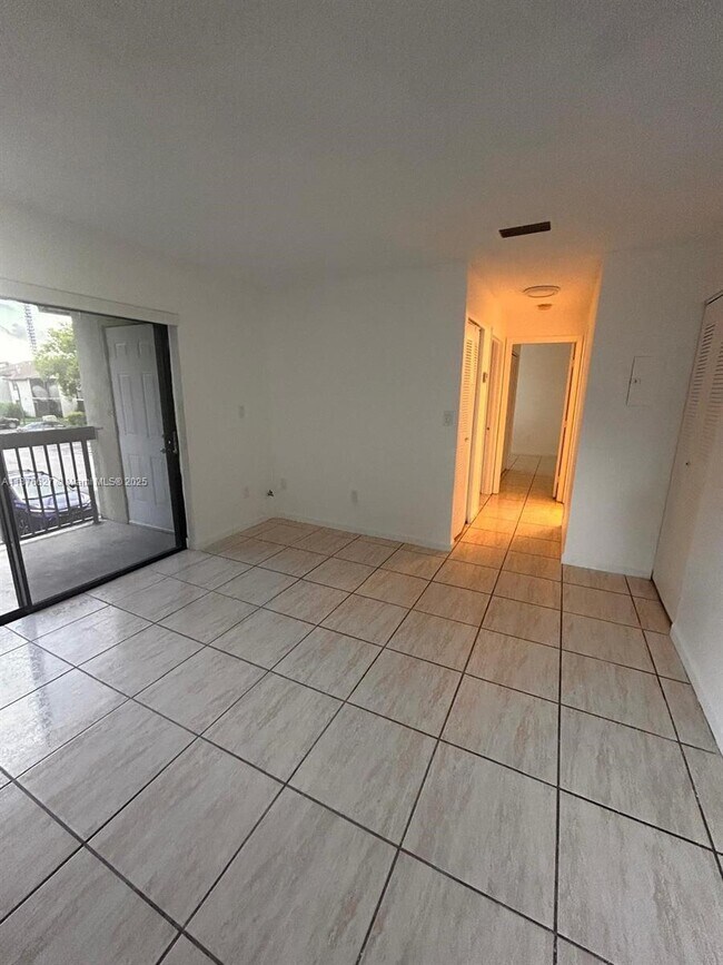 Foto del edificio - 425 NW 210th St