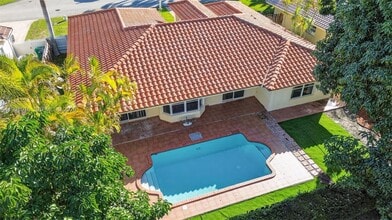 Building Photo - 14300 SW 152nd Pl