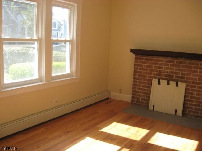 Building Photo - 54 Highland Ave