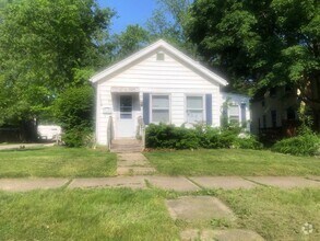 Building Photo - 1008 N Evans St