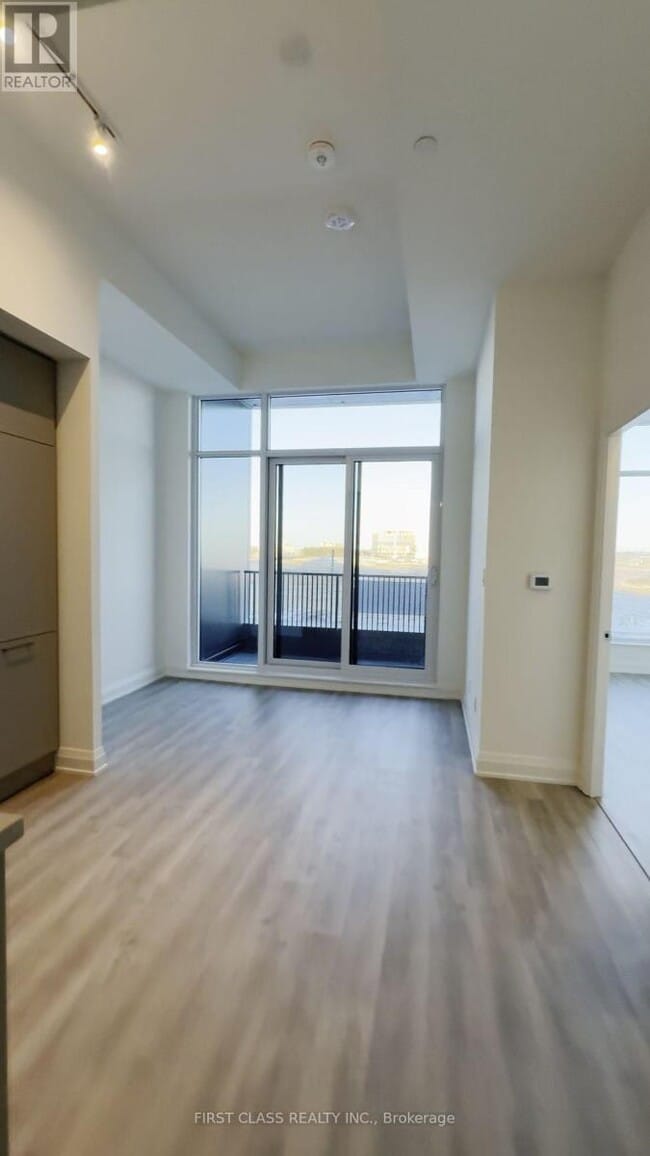 Building Photo - 38 Andre de Grasse St