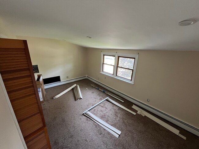 Building Photo - 615 Floral Pl