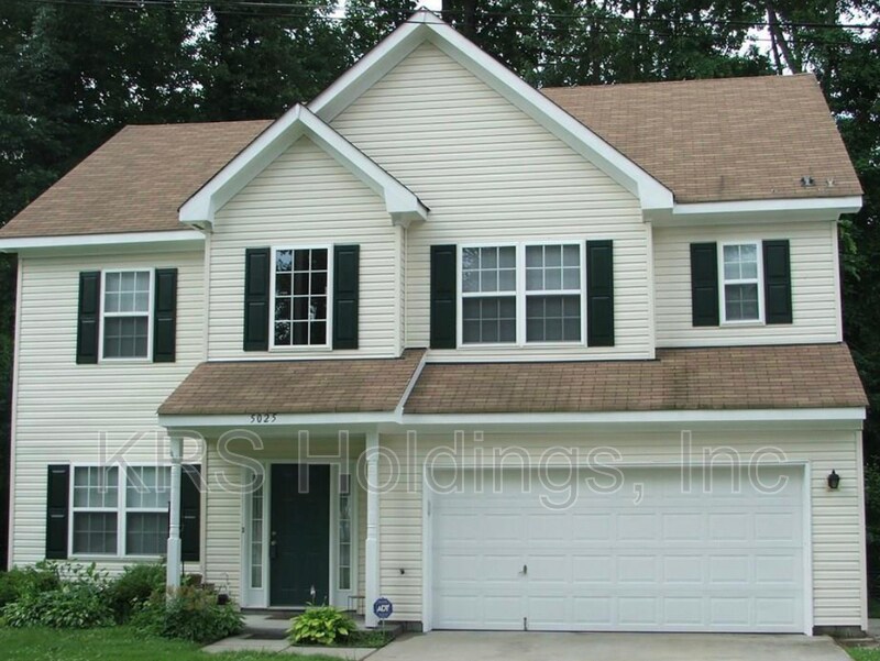Foto principal - 5025 John St