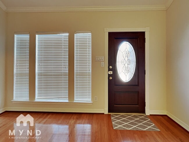 Building Photo - 1127 Enclave Square E