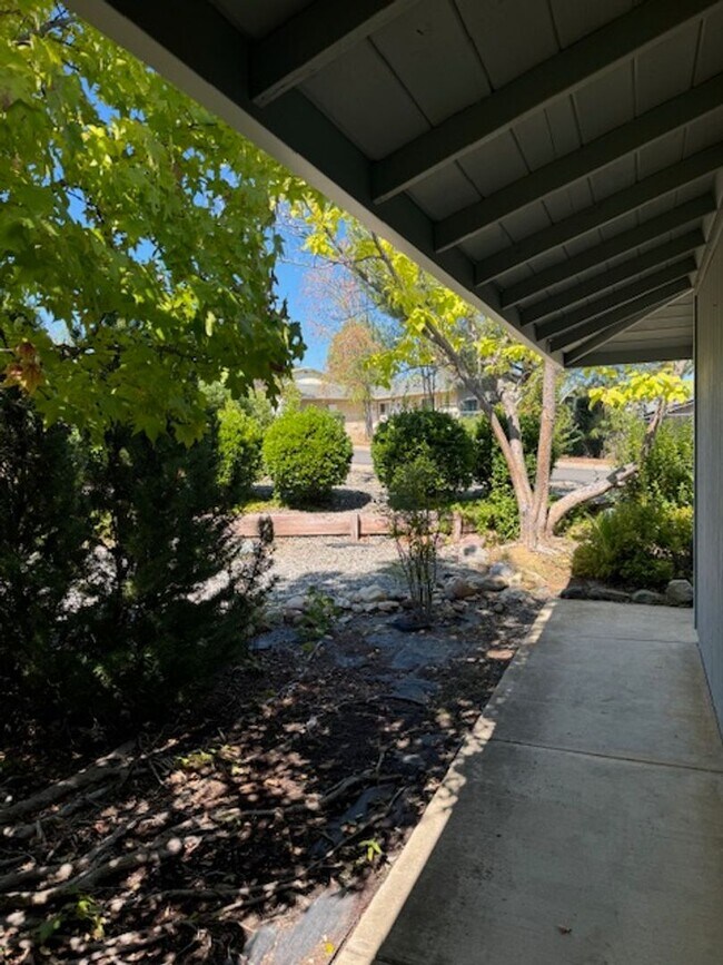 Building Photo - 3 Bedroom in North Redding on Greenbelt