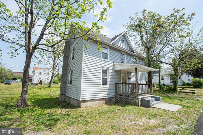 Building Photo - 531 Winder St