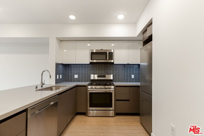 Foto del edificio - 837 S Harvard Blvd