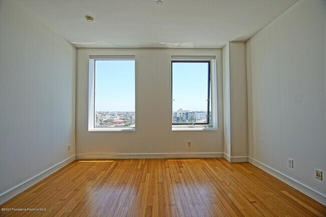 Building Photo - 3810 Wilshire Blvd