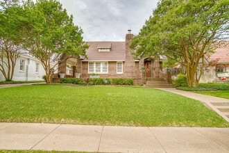 Building Photo - 2606 Cockrell Ave