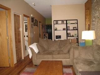 Primary Photo - 2048 N Western Ave