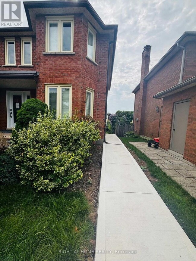 Building Photo - 1220 Grandview Dr