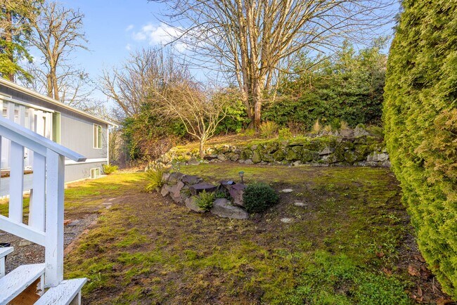 Foto del edificio - 1014 Crest Pl