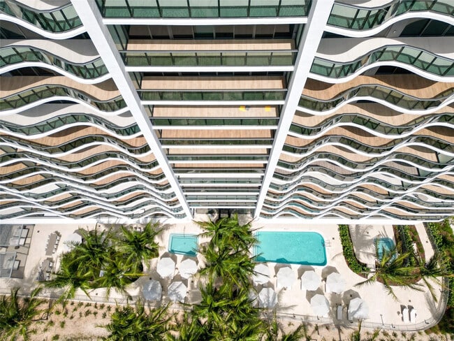 Foto del edificio - 900 N Ocean Blvd