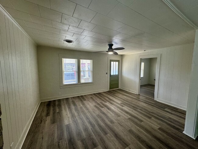 Photo - 706 Pear Dr House