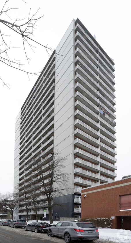 Primary Photo - Maclaren Towers