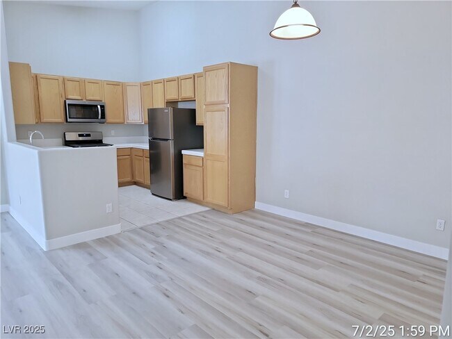 Foto del edificio - 7450 S Eastern Ave