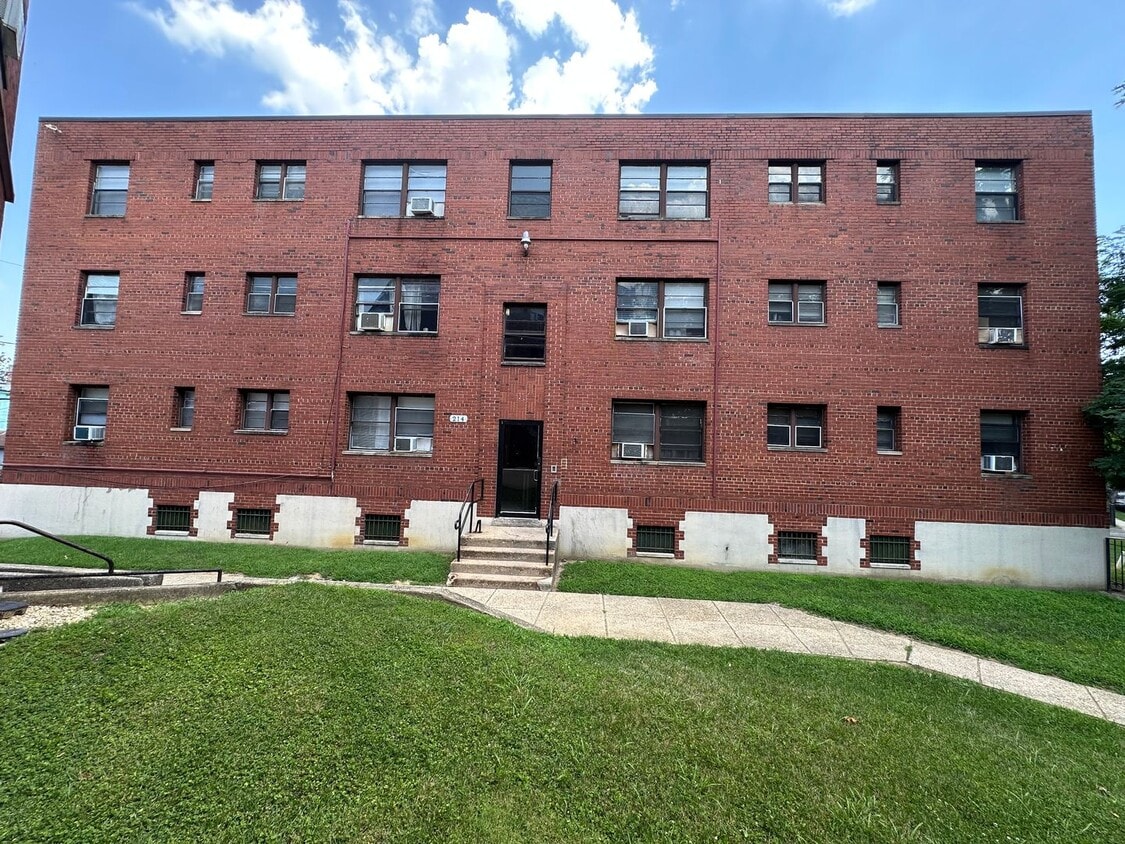Photo - 214 KENILWORTH AVE NE