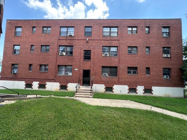 Photo - 214 Kenilworth Avenue Northeast Apartment