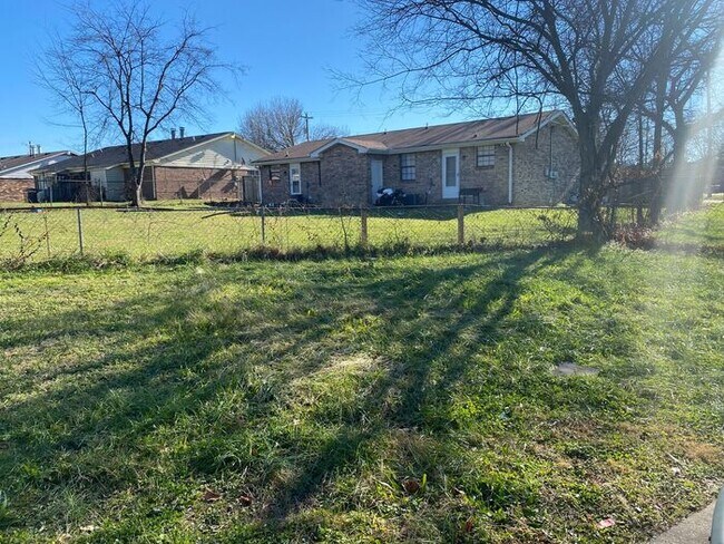 Foto del edificio - Renovated East Nash Duplex!