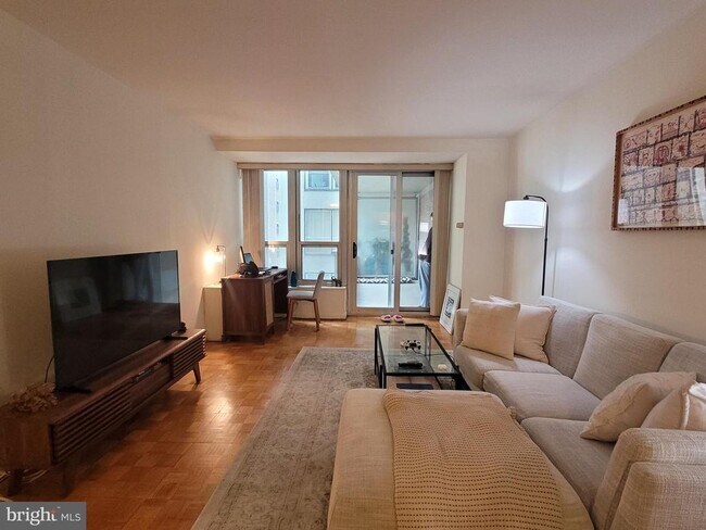 Foto del edificio - 224-30 W Rittenhouse Square