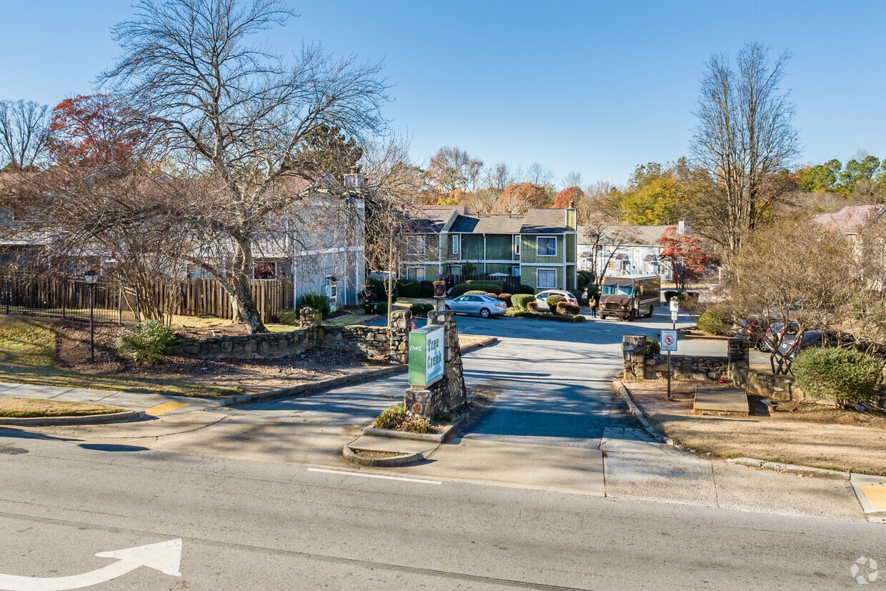 Entrance - Tree Creek Condominiums