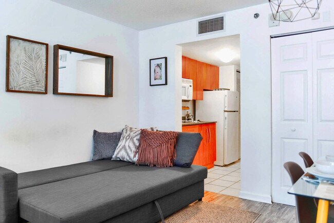Building Photo - 1200 Brickell Bay Dr