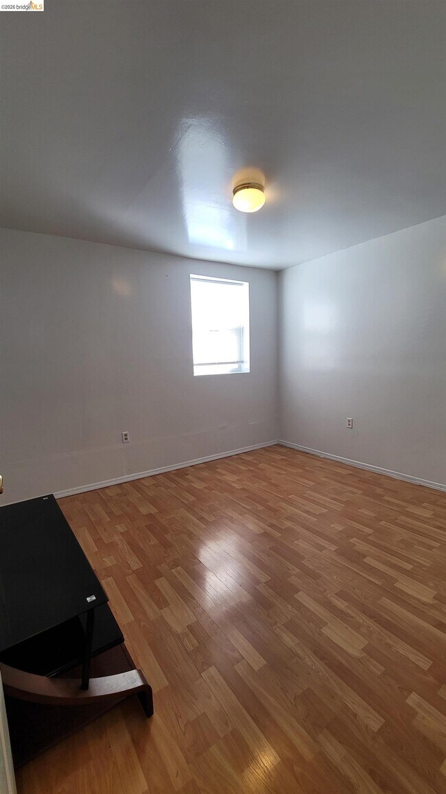 Building Photo - 540 Palace Ct