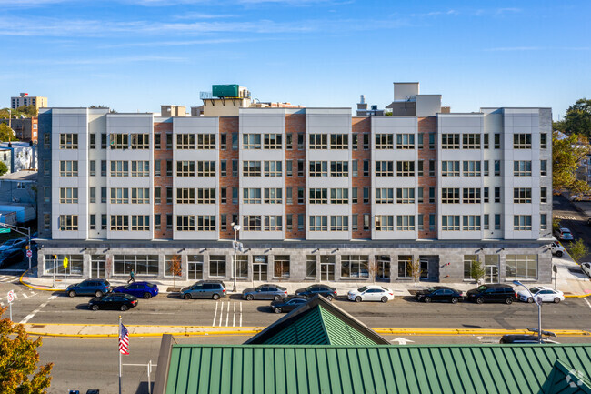 Building Photo - Eden Gardens