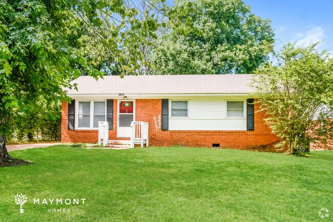 Building Photo - 2855 Greenside Dr NW