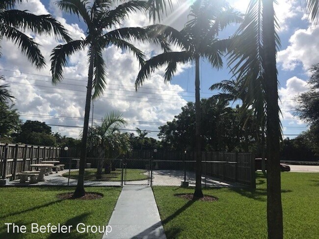 Foto del edificio - 1255 W Okeechobee Rd