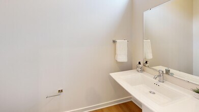 Rook-Townhome-at-Factory-52-Bathroom 3.jpg - Factory 52 Townhomes