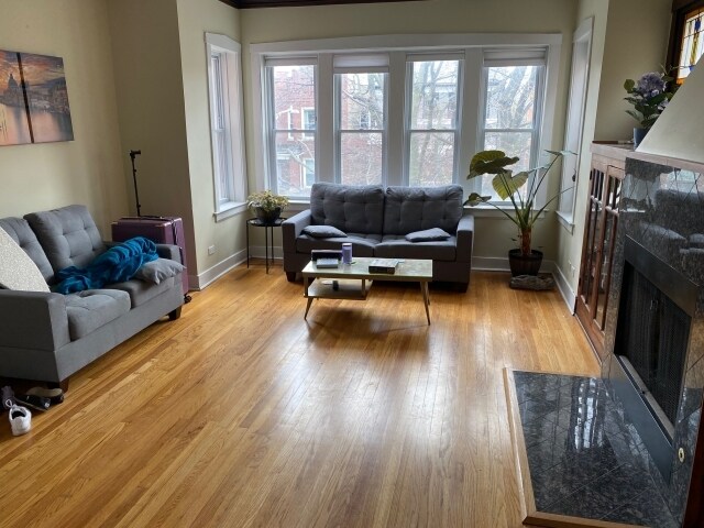 Foto del edificio - 3512 N Oakley Ave