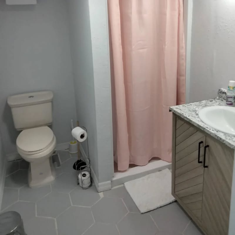 Building Photo - 1404 Park St