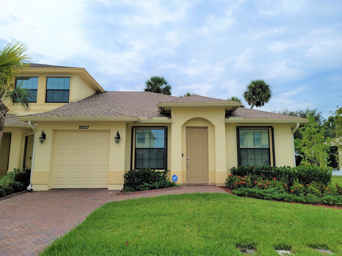 Primary Photo - 10027 W Villa Cir