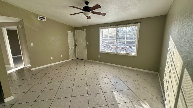 Building Photo - 1218 Sultana St