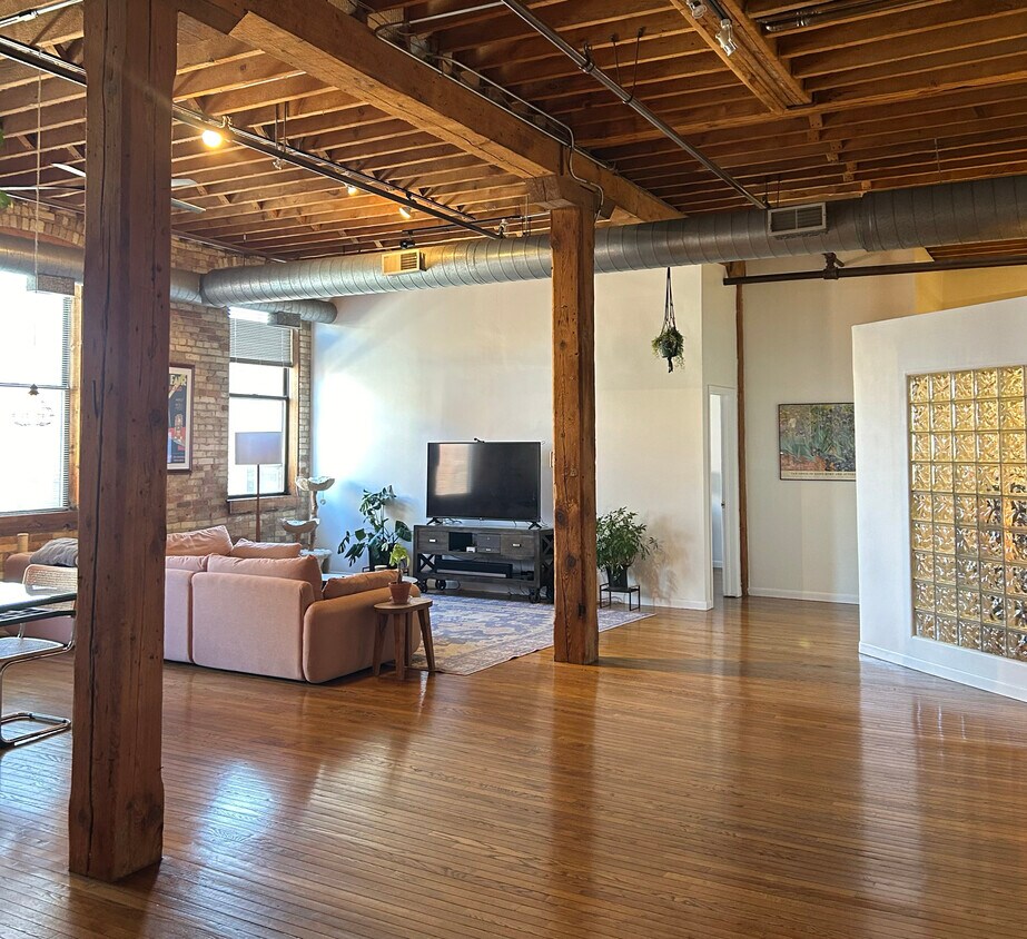 View of main living area with entrance to bedroom B - 1147 W Ohio St