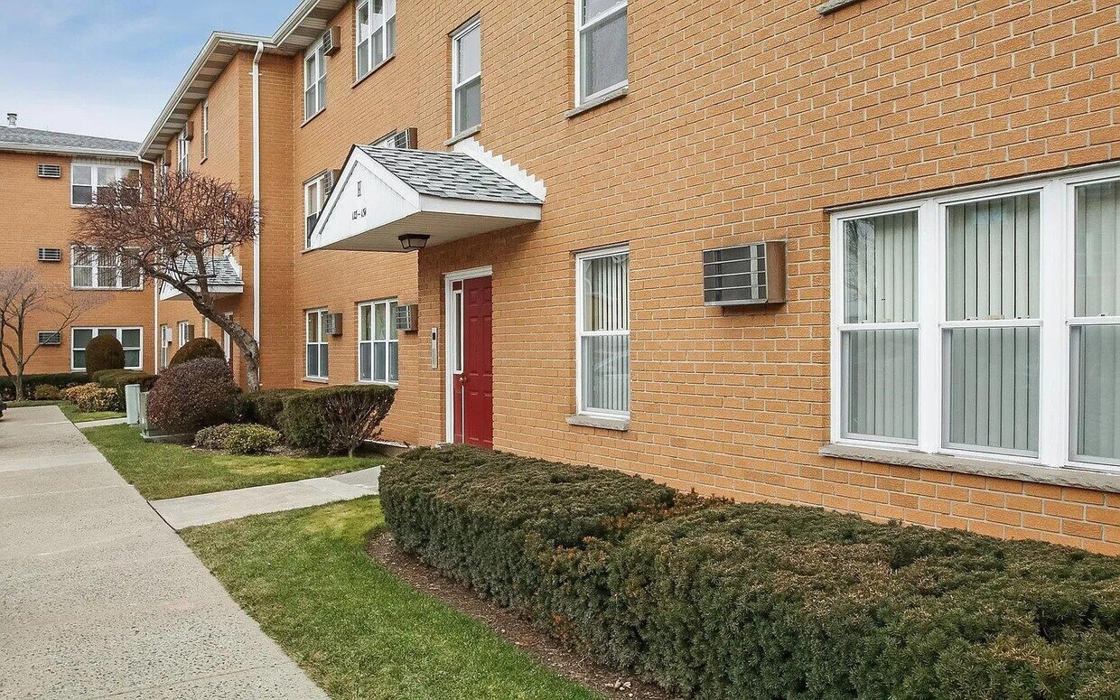 129 Riverview Ct, Secaucus, NJ 07094 Condo for Rent in Secaucus, NJ