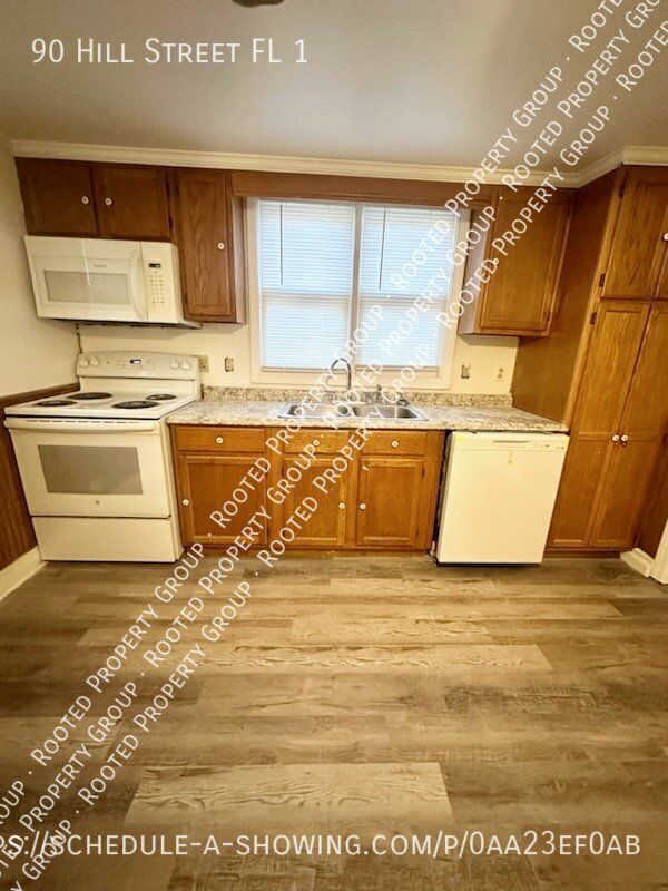 Foto del edificio - 2 Bedroom near Downtown Troy-- Heat, Parki...