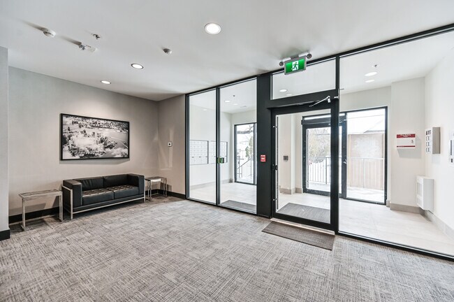 Photo du bâtiment - 8010 Kipling Av