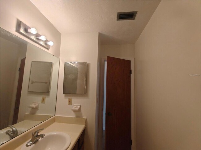 Foto del edificio - 6133 NW 33 St