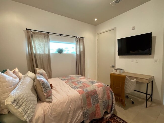 Building Photo - 17902 La Cantera Pkwy