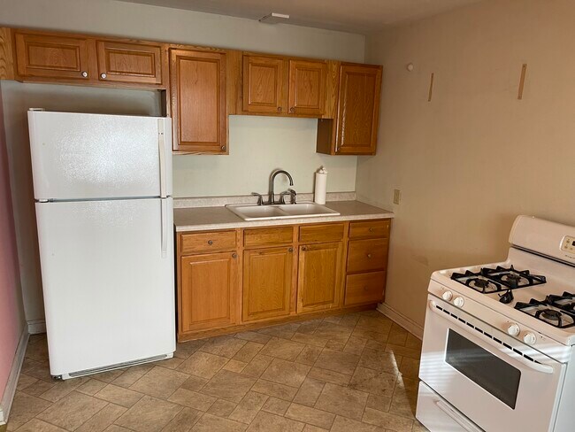 Kitchen - 4525 Minnehaha Ave