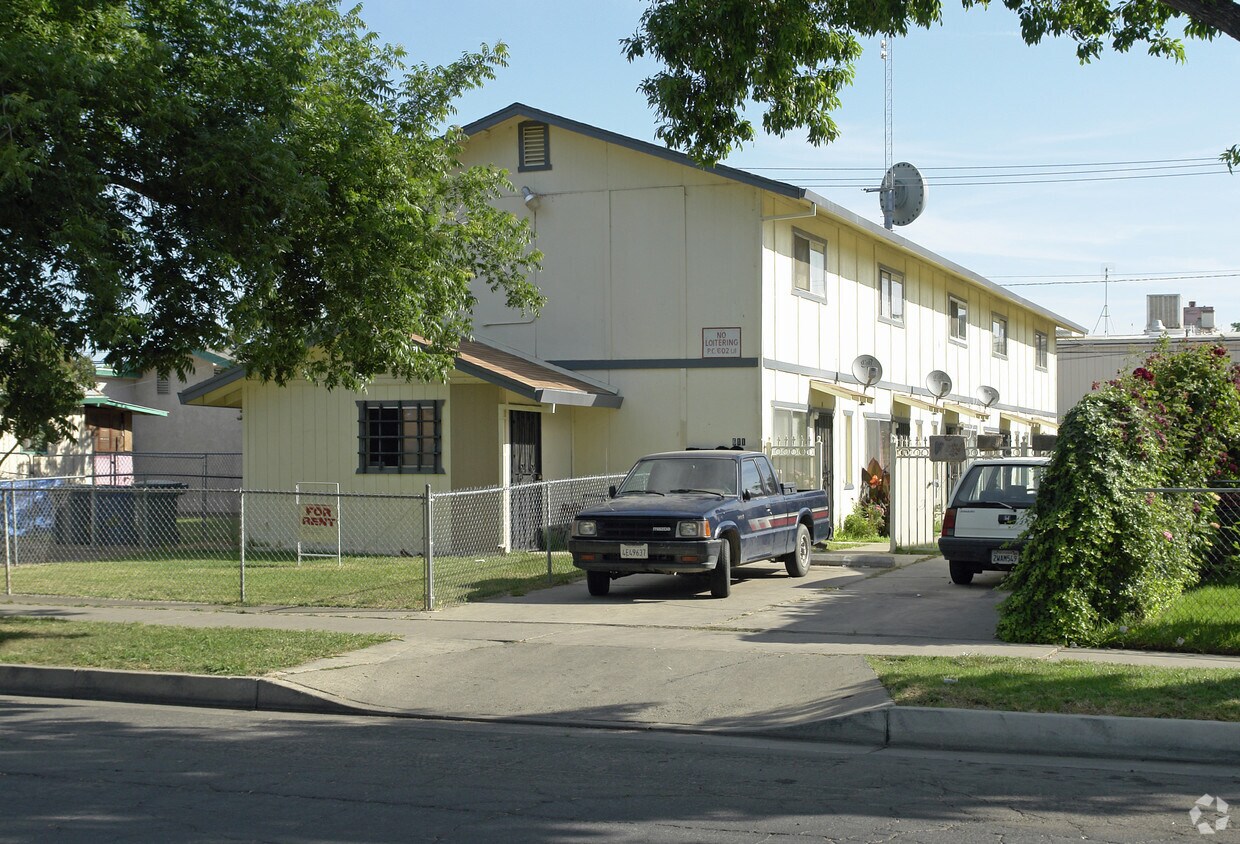 Building Photo - 611 11th St