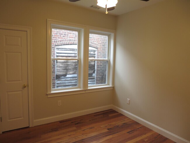 Building Photo - 1141 Broadway