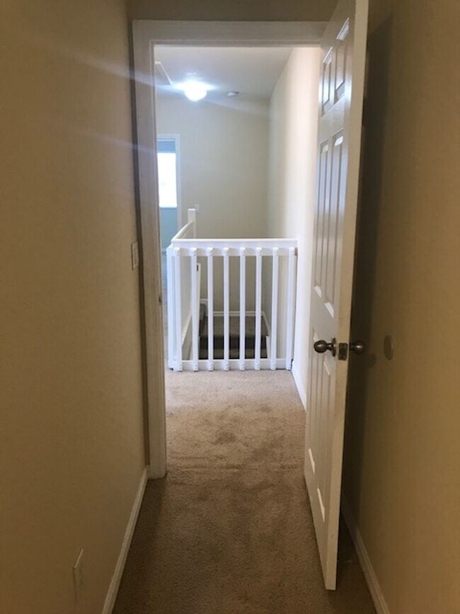 Building Photo - Rental unit