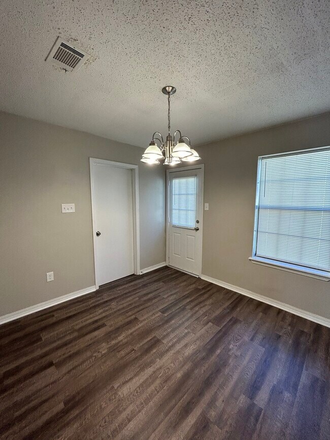 Foto del edificio - 400 North St. Ward AR 72176
